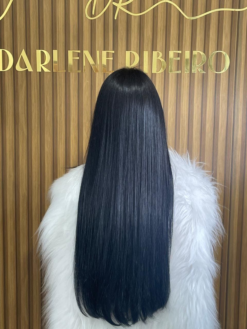 Mega hair com brilho e movimento